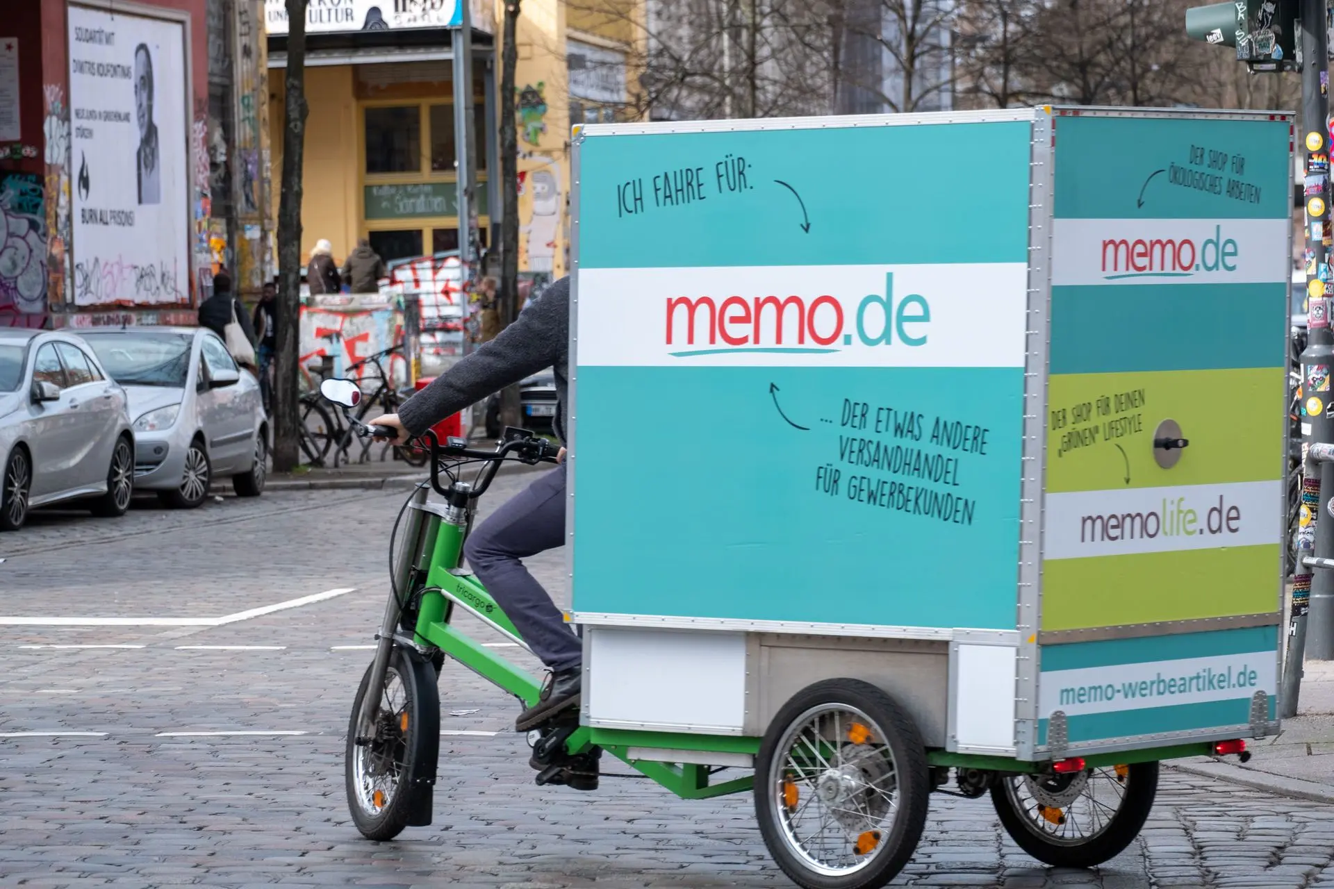 memo Außenwerbung auf Transportbox memo Außenwerbung auf Transportbox